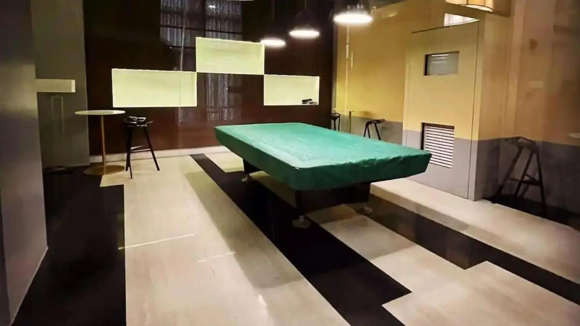 Bayfront Bliss- Pet-Friendly With Fast Wifi, Netflix & Pool Access Near Moa, Airport & Manila Bay Pasay