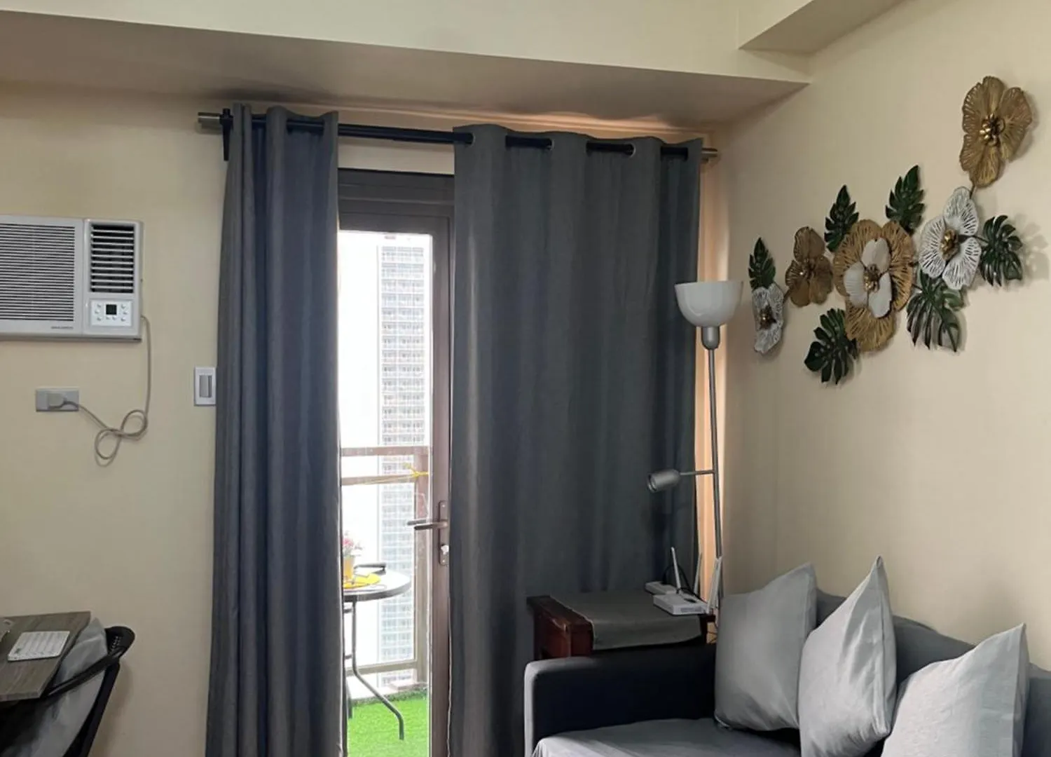 Bayfront Bliss- Pet-Friendly With Fast Wifi, Netflix & Pool Access Near Moa, Airport & Manila Bay 0*, Pasay