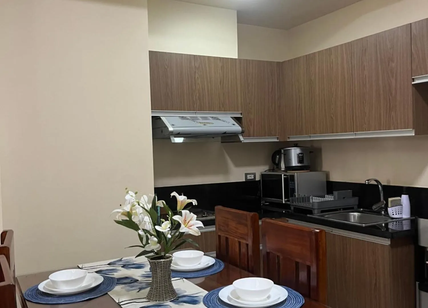 Bayfront Bliss- Pet-Friendly With Fast Wifi, Netflix & Pool Access Near Moa, Airport & Manila Bay 0*, Pasay