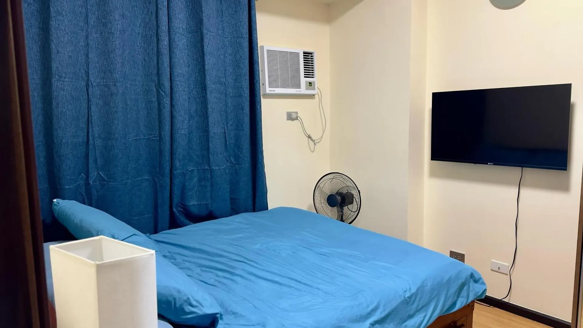Bayfront Bliss- Pet-Friendly With Fast Wifi, Netflix & Pool Access Near Moa, Airport & Manila Bay Philippines